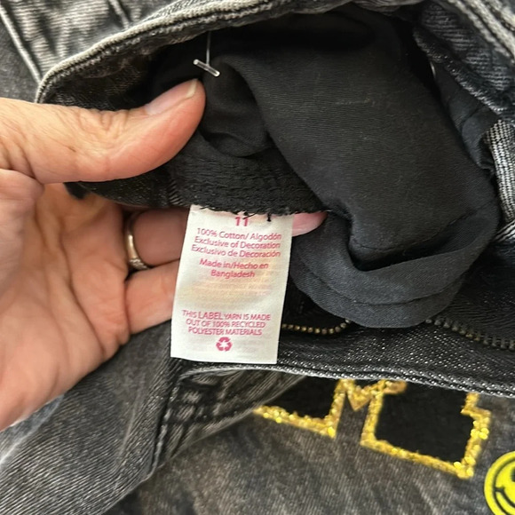 NO BOUNDAIRES HIGH RISE MOM JEANS " FUN DECALS" SIZE 11 - Picture 5 of 9